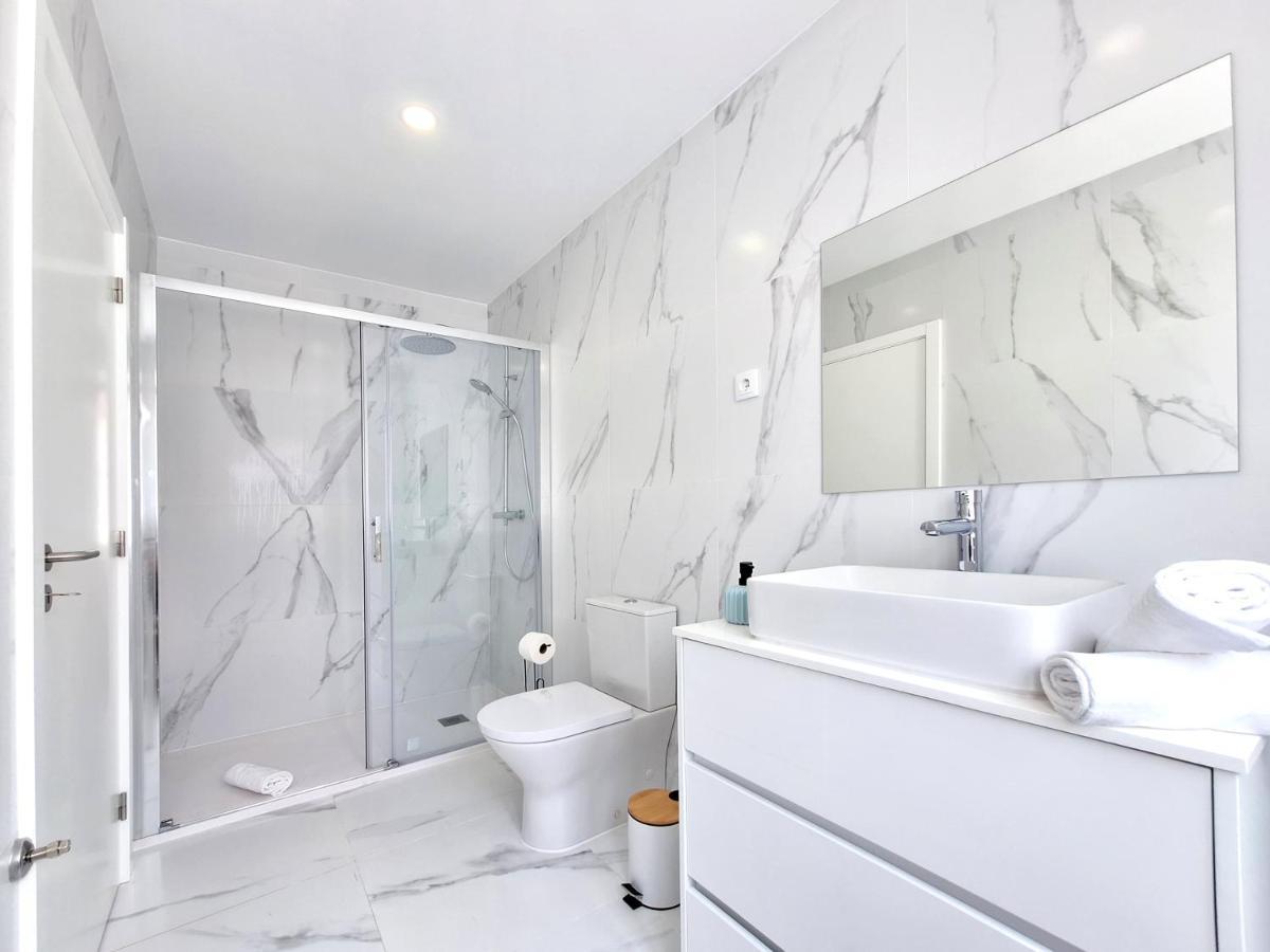 Tilias House Apartment โกวิลา ภายนอก รูปภาพ