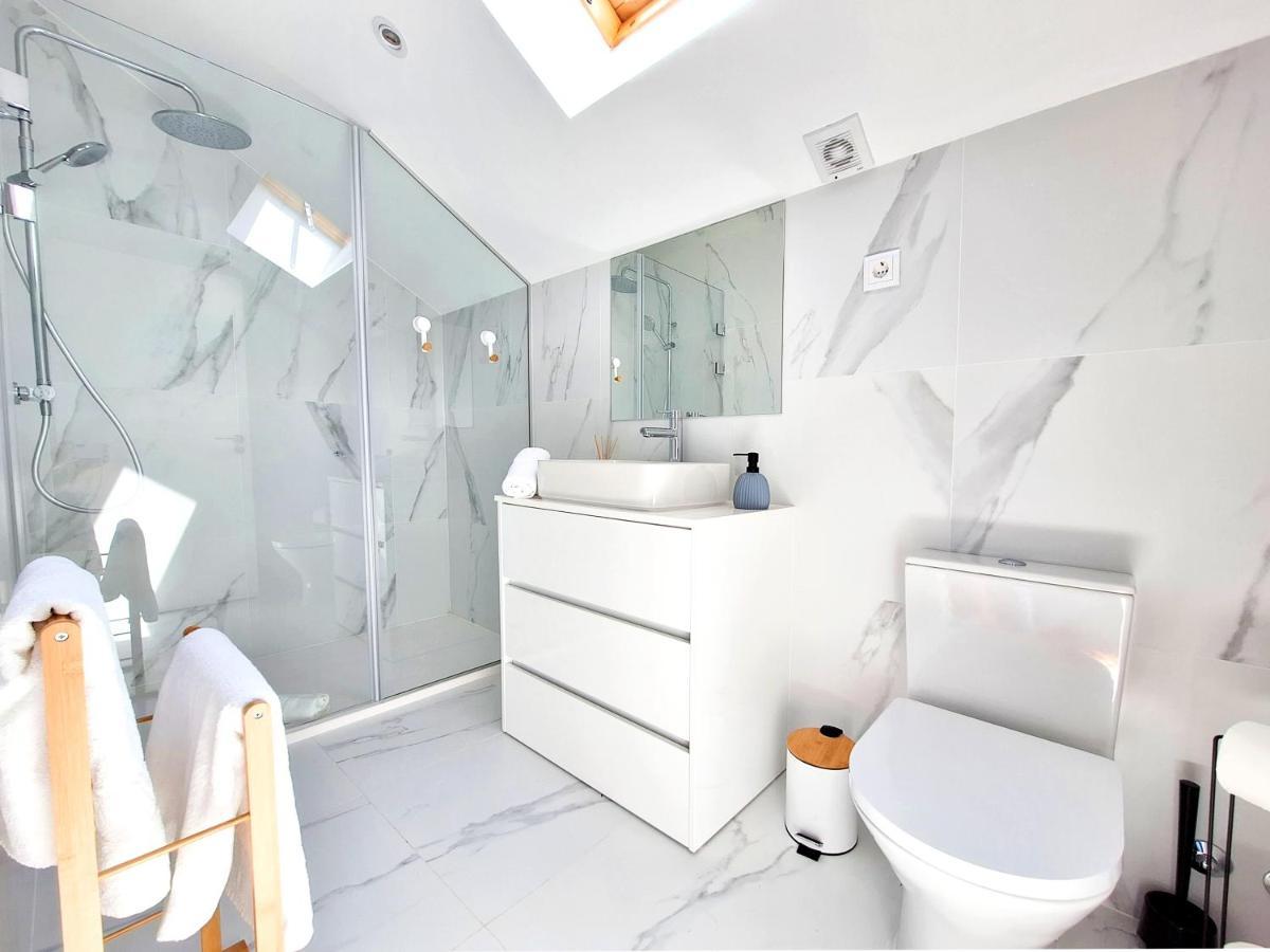 Tilias House Apartment โกวิลา ภายนอก รูปภาพ